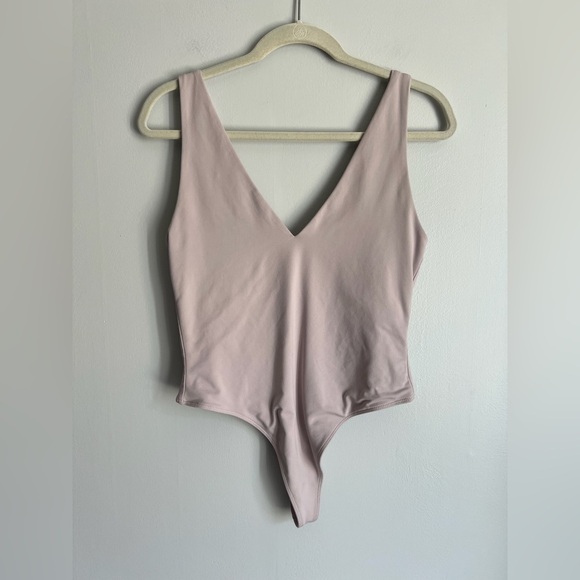 Aritzia Babaton Bodysuit Lailac Large - Picture 3 of 14